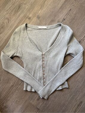 Lush Ribbed V-Neck Button Front Top - Light Gray